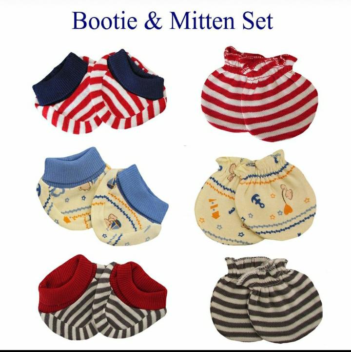 Unisex Multicolored Printed Mittens And Booties (Set of 3)